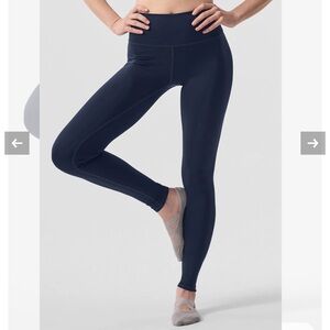 Alo Airbrush 7/8 Legging Navy Blue Size M